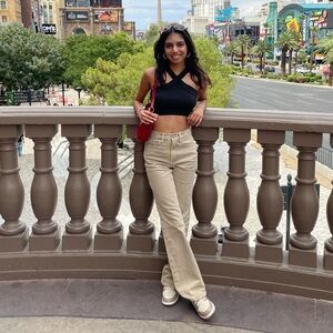 Meet your Posher, Eshal